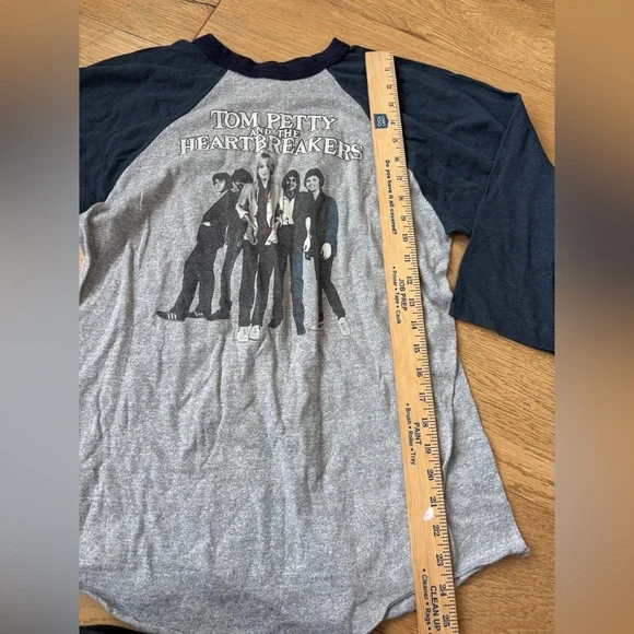 Vintage 1981 Tom Petty and the heart breakers Hard Promises tour shirt medium
